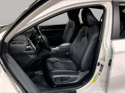 Used 2024 Toyota Camry SE FWD image 8