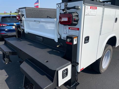 New 2025 Ford F550 4x4 Regular Cab Super Duty image 35