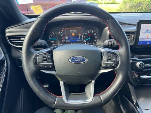 Used 2023 Ford Explorer ST-Line AWD/4WD image 26