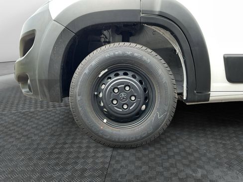 Used 2025 RAM ProMaster 2500 w/ Convenience Group image 15