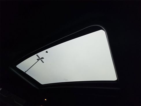 Used 2017 Dodge Challenger SRT Hellcat image 25