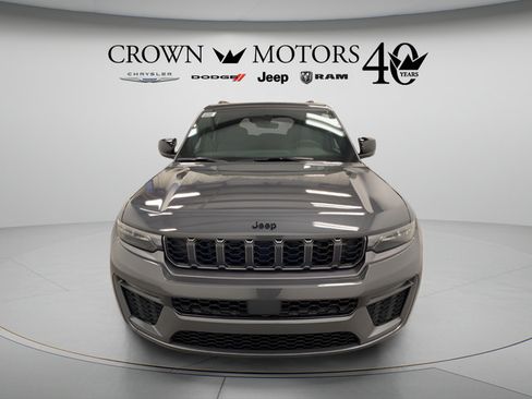 Used 2026 Jeep Grand Cherokee Limited w/ Limited Altitude Package AWD/4WD image 2