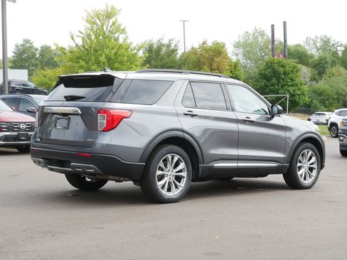 Used 2023 Ford Explorer XLT w/ Equipment Group 202A AWD/4WD image 6