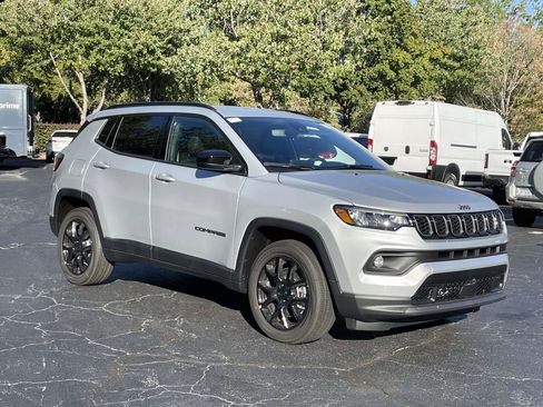 New 2026 Jeep Compass Latitude image 39