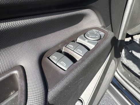 Used 2022 Chevrolet Equinox RS w/ RS Leather Package FWD image 21