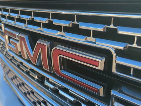 Used 2021 GMC Sierra 3500 Denali w/ Denali Ultimate Package image 31