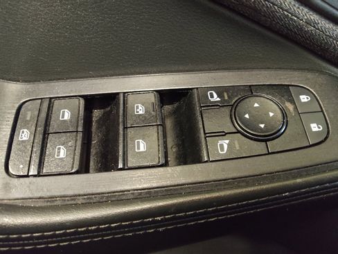 Used 2021 Nissan Rogue SV image 27