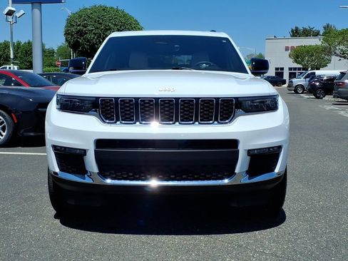 Used 2025 Jeep Grand Cherokee L Limited w/ Trailer Tow Package AWD/4WD image 2