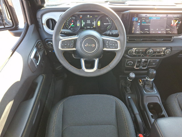 Used 2024 Jeep Wrangler Unlimited Sahara AWD/4WD image 3