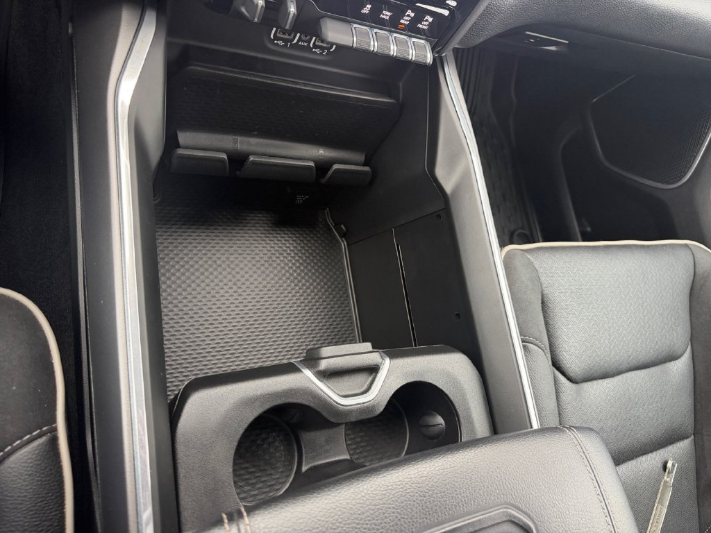 Used 2022 RAM 1500 Laramie w/ Sport Appearance Package AWD/4WD image 15
