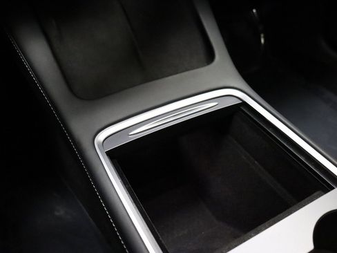 Used 2023 Tesla Model 3 Standard Range image 39