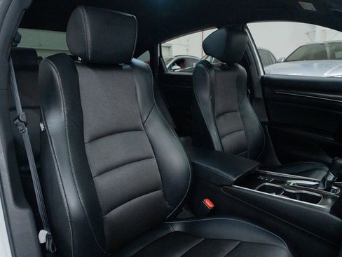 Used 2018 Honda Accord Sport image 28