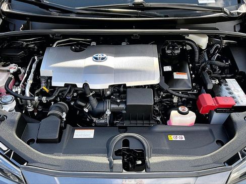 Used 2022 Toyota Prius L Eco image 28