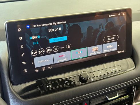 Used 2025 Nissan Rogue SL w/ Tech Package FWD image 8
