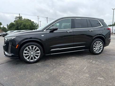 Used 2025 Cadillac XT6 Premium Luxury w/ Technology Package AWD/4WD image 4