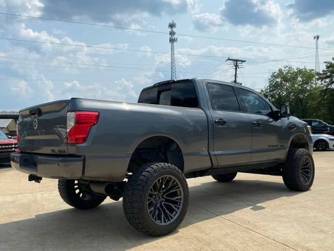 Used 2016 Nissan Titan SL AWD/4WD image 5