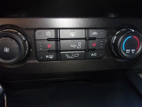 Used 2020 Ford F150 XLT w/ Equipment Group 302A Luxury AWD/4WD image 23