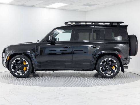 Used 2025 Land Rover Defender 110 X-Dynamic SE AWD/4WD image 2