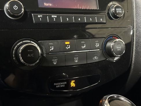 Used 2018 Nissan Rogue Sport S FWD image 16