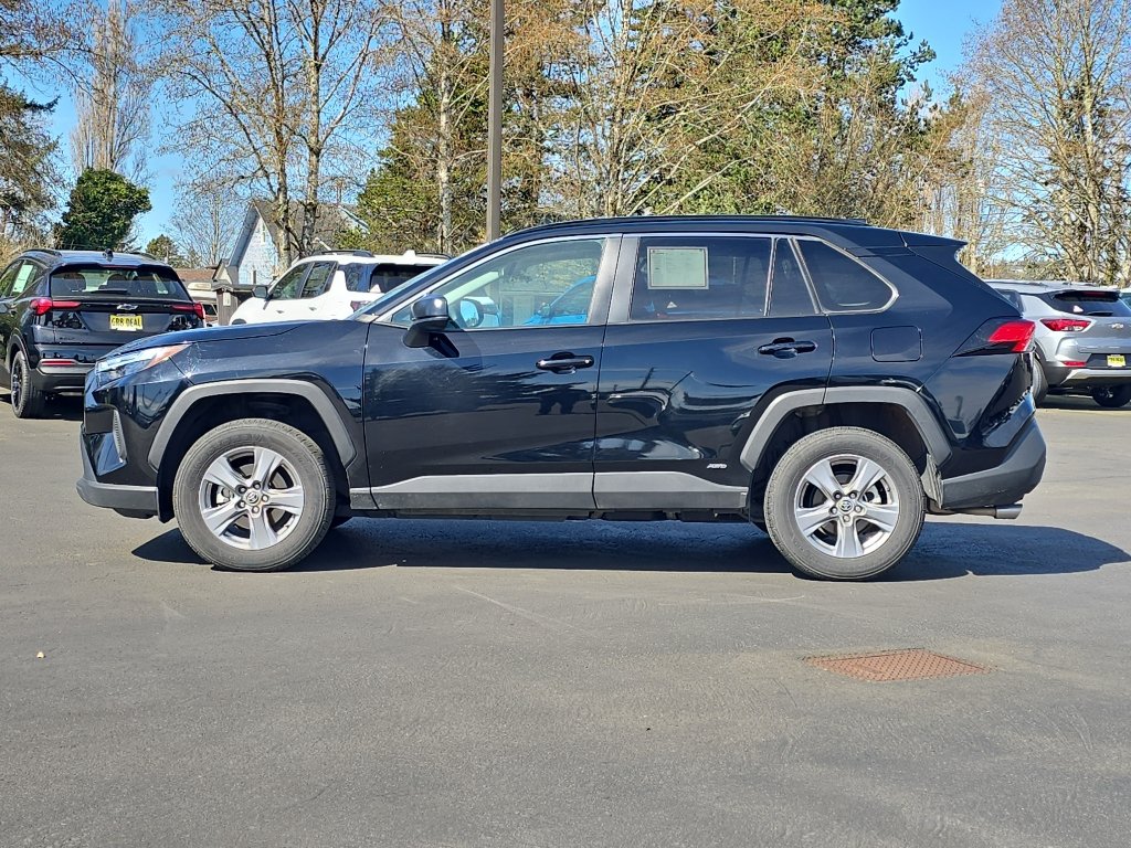 Certified 2025 Toyota RAV4 LE AWD/4WD image 6