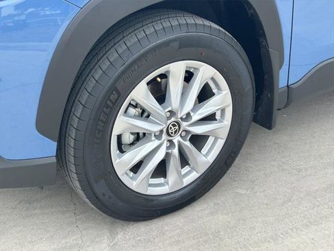 Certified 2026 Toyota Corolla Cross LE image 9