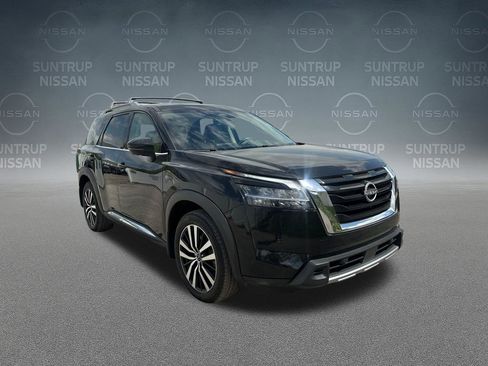 Used 2024 Nissan Pathfinder Platinum FWD image 44
