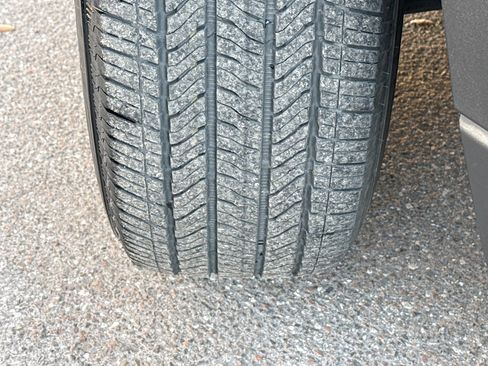 Used 2023 Chevrolet Traverse LS image 42