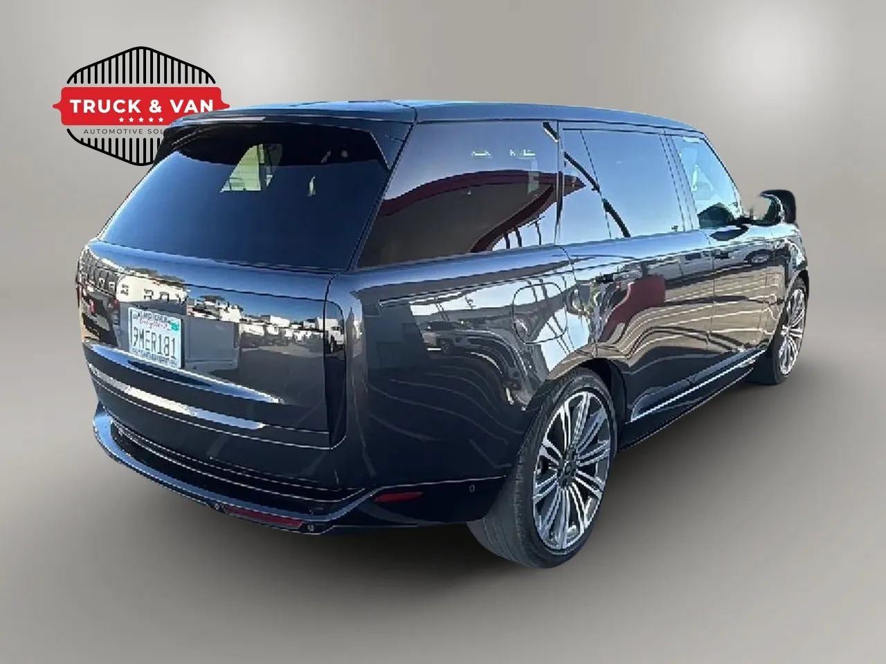 Used 2024 Land Rover Range Rover Long Wheelbase SE AWD/4WD image 5