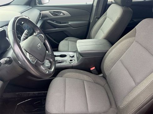 Used 2022 Chevrolet Traverse LT image 18
