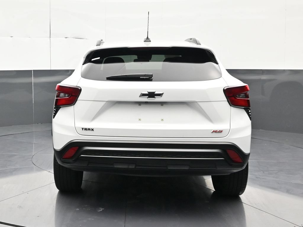 Used 2025 Chevrolet Trax RS FWD image 4