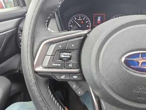 Used 2022 Subaru Outback Premium image 8