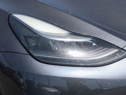 Used 2023 Tesla Model Y 2WD image 16
