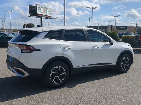 Used 2025 Kia Sportage LX image 13