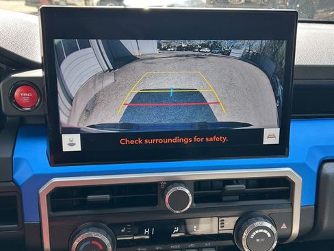 Used 2024 Toyota Tacoma TRD Off-Road image 15