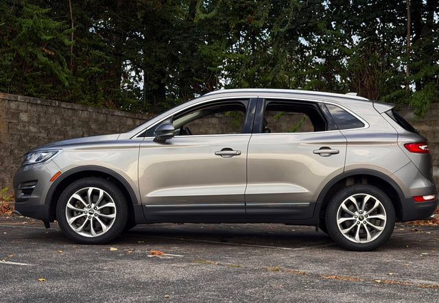 Used 2017 Lincoln MKC Select w/ Select Plus Package AWD/4WD image 12