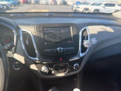 Used 2020 Chevrolet Equinox LS w/ LS Convenience Package image 8