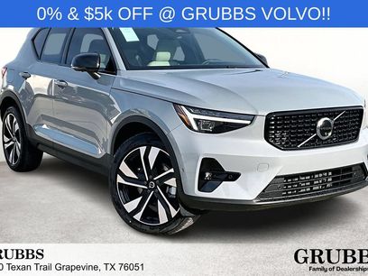 New 2026 Volvo XC40 B5 Ultra w/ Climate Package