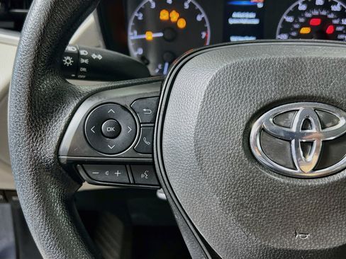 Used 2024 Toyota Corolla Cross L FWD image 18