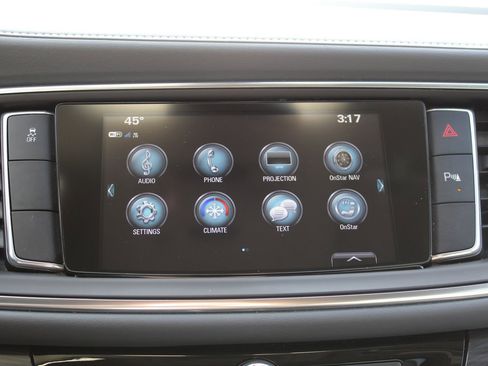 Used 2019 Buick Enclave Essence image 17