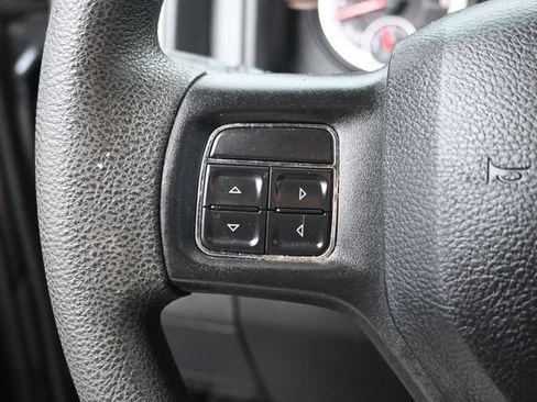 Used 2018 RAM 1500 Express AWD/4WD image 29