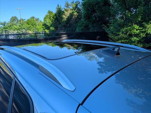 Certified 2023 Volkswagen Taos SE w/ Panoramic Sunroof Package FWD image 21