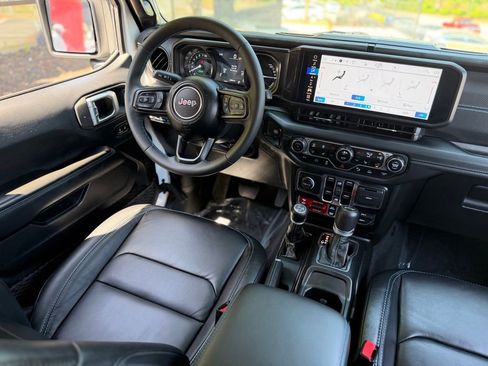 Used 2024 Jeep Wrangler Unlimited Rubicon 4xe AWD/4WD image 42