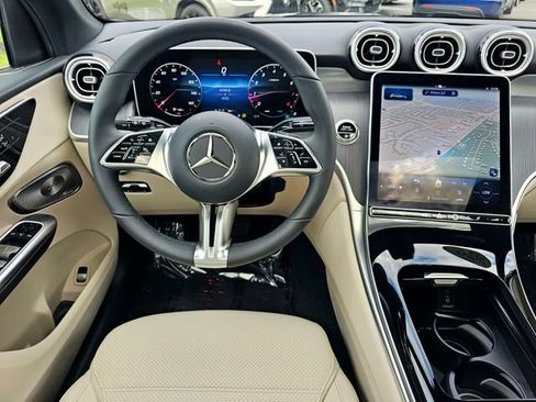 Certified 2026 Mercedes-Benz GLC 300 4MATIC image 29