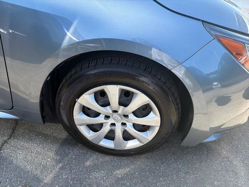 Used 2021 Toyota Corolla LE w/ Carpet Mat Package (TMS) image 4