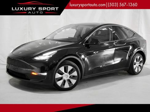 Used 2024 Tesla Model Y Long Range AWD/4WD image 1