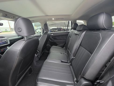 Used 2022 Volkswagen Tiguan SE image 10