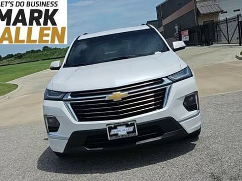 Used 2024 Chevrolet Traverse High Country FWD image 3