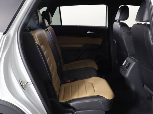 Used 2022 Volkswagen Atlas Cross Sport SEL Premium R-Line image 35