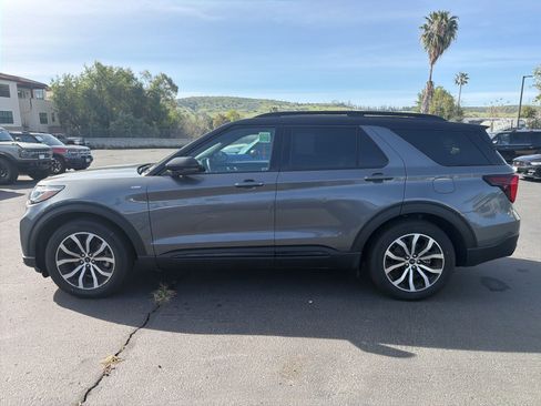 New 2025 Ford Explorer ST-Line w/ Premium Package image 8
