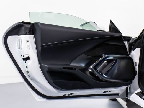 Certified 2025 Ferrari 12Cilindri RWD image 35